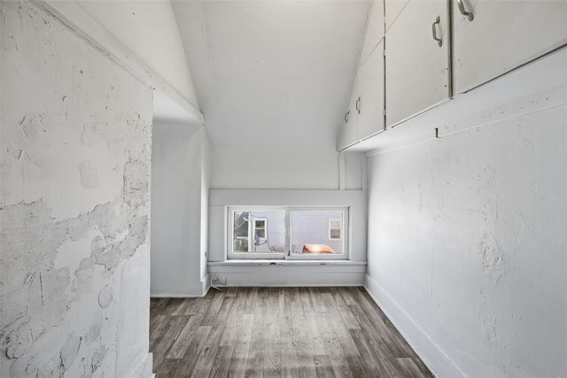 818 10th Ave SW, Cedar Rapids, IA 52404