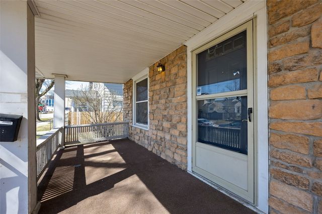 818 10th Ave SW, Cedar Rapids, IA 52404