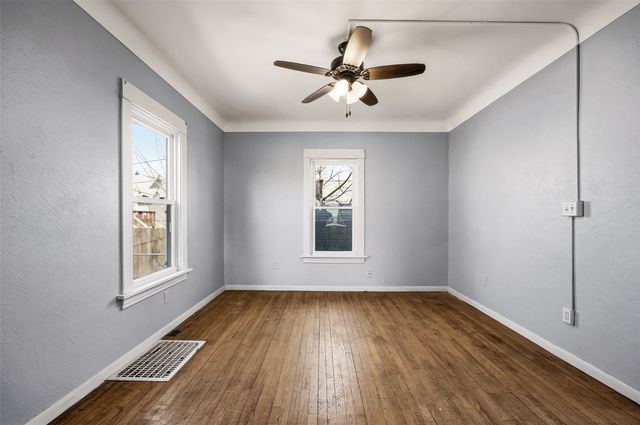 818 10th Ave SW, Cedar Rapids, IA 52404