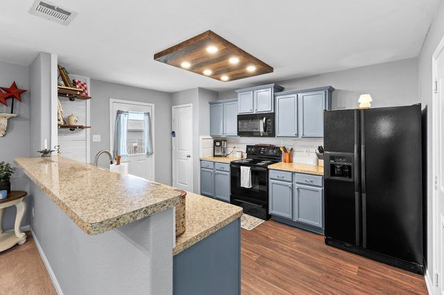 100 Wincliff CV 13D, Jarrell, TX 76537