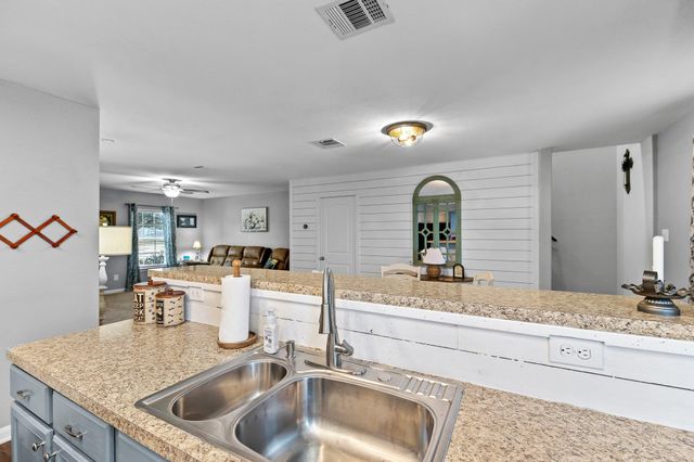 100 Wincliff CV 13D, Jarrell, TX 76537