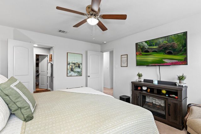 100 Wincliff CV 13D, Jarrell, TX 76537