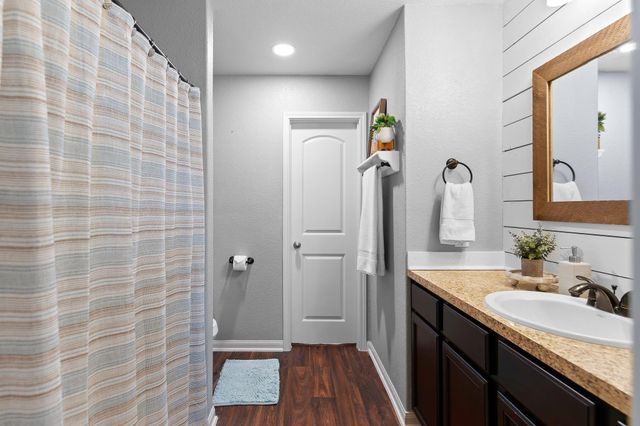 100 Wincliff CV 13D, Jarrell, TX 76537