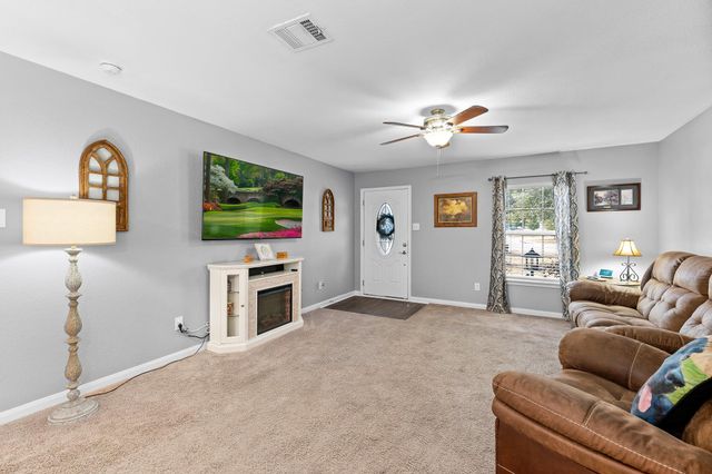 100 Wincliff CV 13D, Jarrell, TX 76537