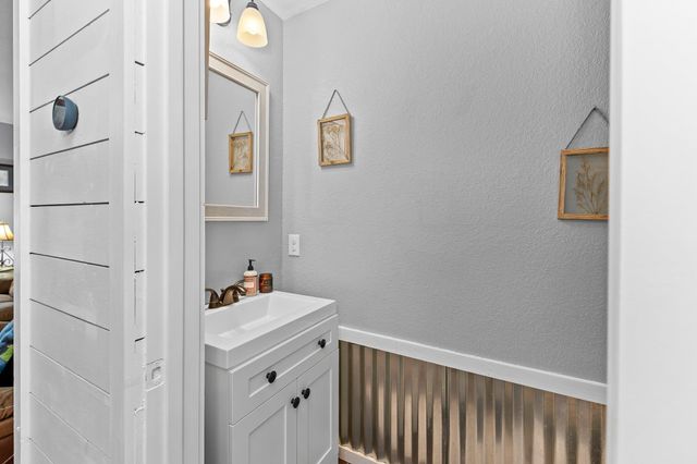 100 Wincliff CV 13D, Jarrell, TX 76537