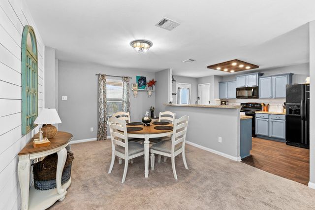 100 Wincliff CV 13D, Jarrell, TX 76537