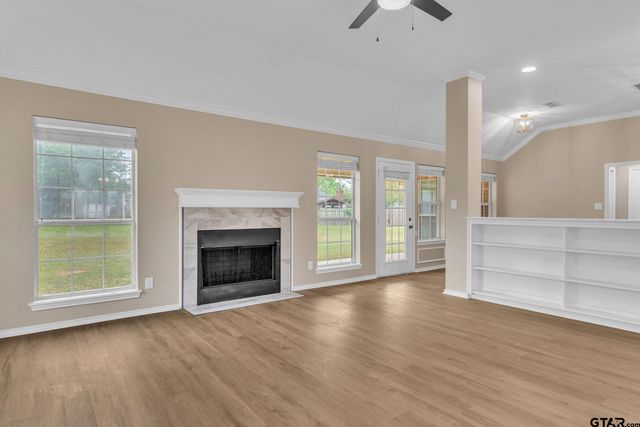 818 Greenwood Circle, Lindale, TX 75771