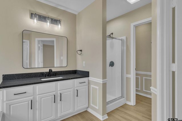 818 Greenwood Circle, Lindale, TX 75771