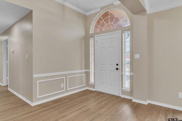 818 Greenwood Circle, Lindale, TX 75771