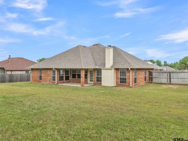 818 Greenwood Circle, Lindale, TX 75771