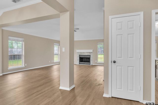 818 Greenwood Circle, Lindale, TX 75771