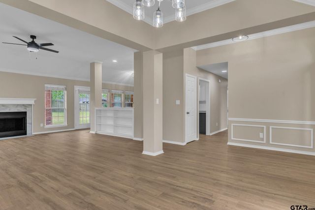 818 Greenwood Circle, Lindale, TX 75771