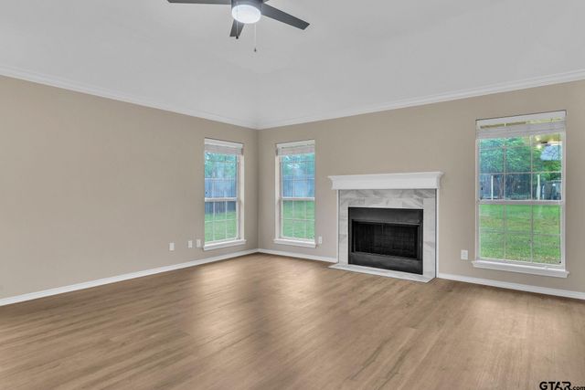 818 Greenwood Circle, Lindale, TX 75771