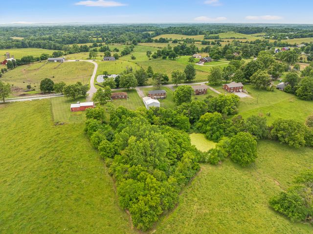 215 New Dixville Rd, Harrodsburg, KY 40330