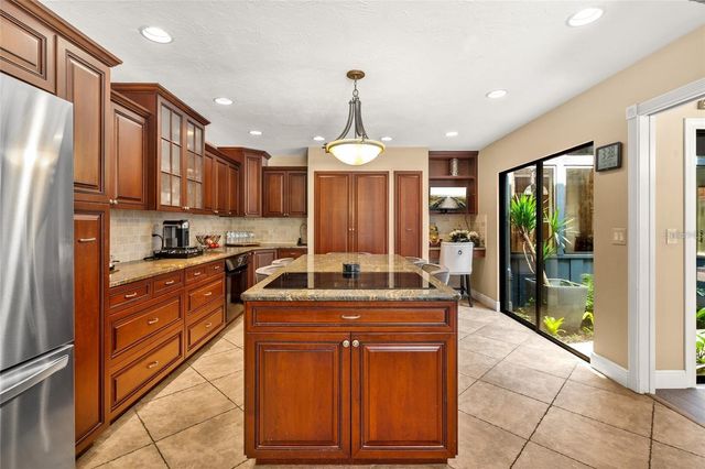 140 COWPEN LANE, Sarasota, FL 34240