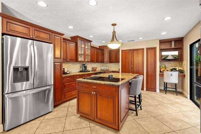 140 COWPEN LANE, Sarasota, FL 34240