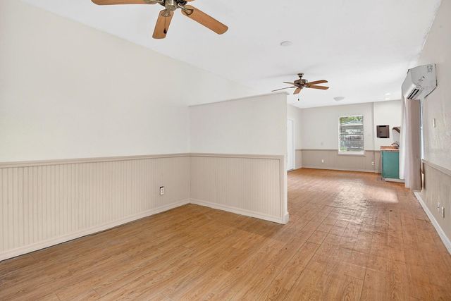 140 COWPEN LANE, Sarasota, FL 34240