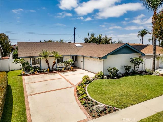 16381 Lakemont, Huntington Beach, CA 92647
