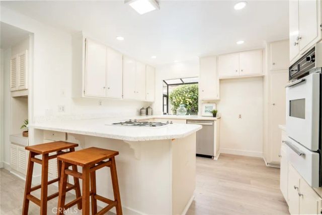 16381 Lakemont, Huntington Beach, CA 92647