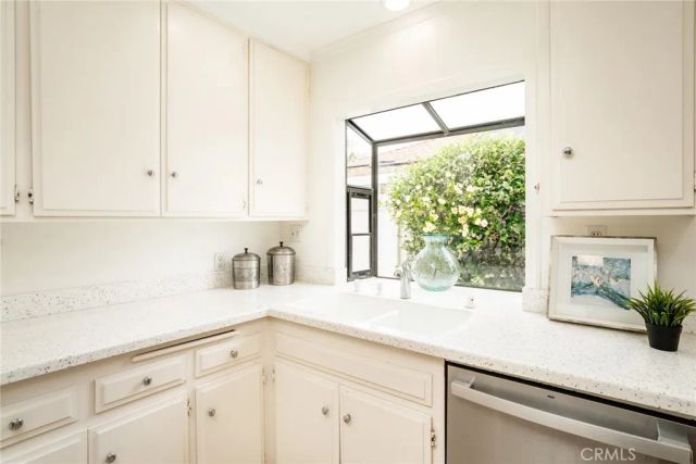 16381 Lakemont, Huntington Beach, CA 92647