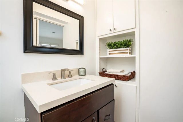 16381 Lakemont, Huntington Beach, CA 92647