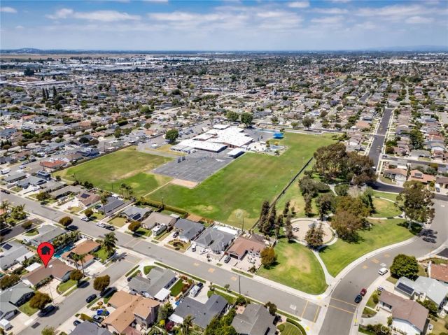 16381 Lakemont, Huntington Beach, CA 92647