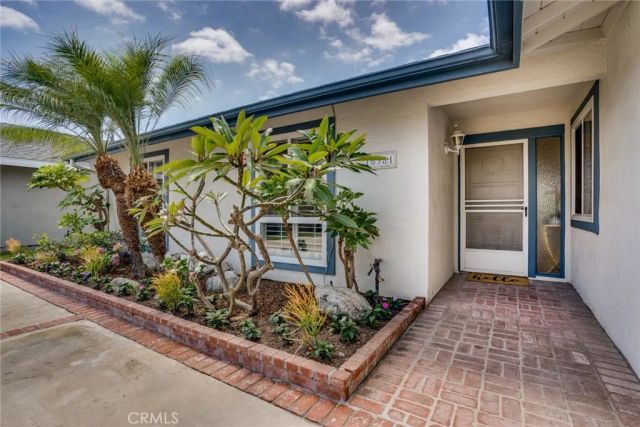 16381 Lakemont, Huntington Beach, CA 92647