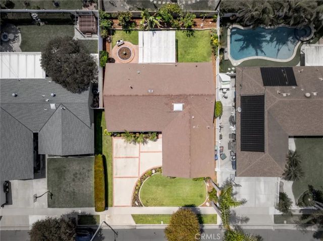 16381 Lakemont, Huntington Beach, CA 92647