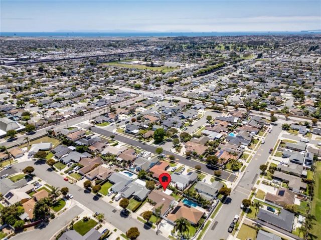 16381 Lakemont, Huntington Beach, CA 92647