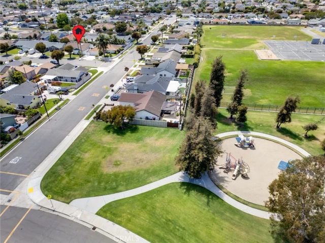 16381 Lakemont, Huntington Beach, CA 92647