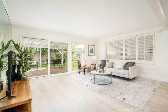 16381 Lakemont, Huntington Beach, CA 92647