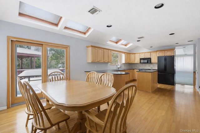 6 Cedarfield Terrace, Saint James, NY 11780