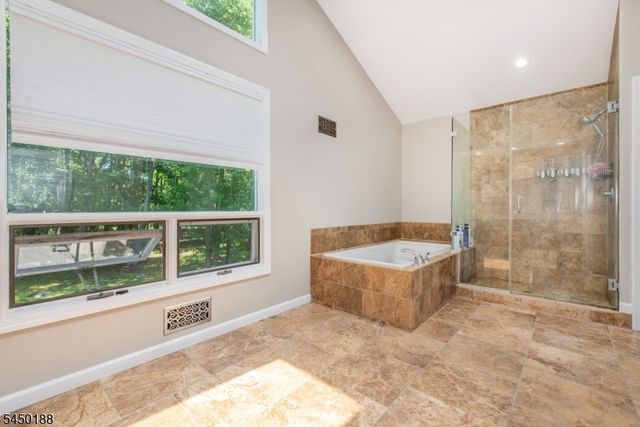 11 Vista Dr, Rockaway Twp., NJ 07005