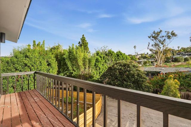 1019 Torole Circle, Vista, CA 92084