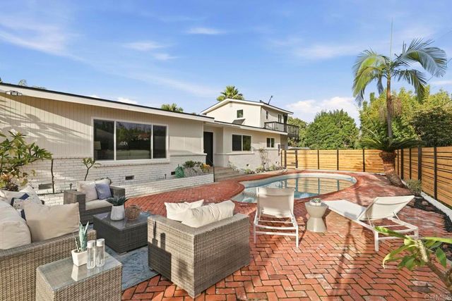 1019 Torole Circle, Vista, CA 92084