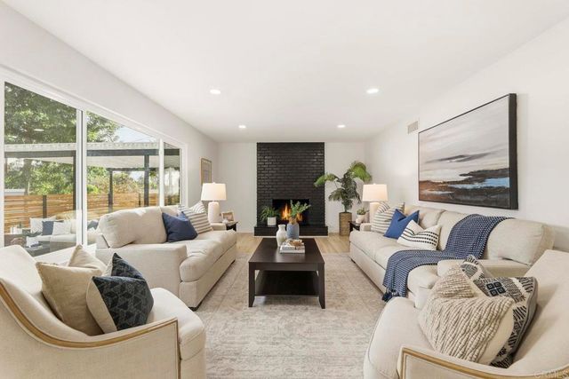 1019 Torole Circle, Vista, CA 92084