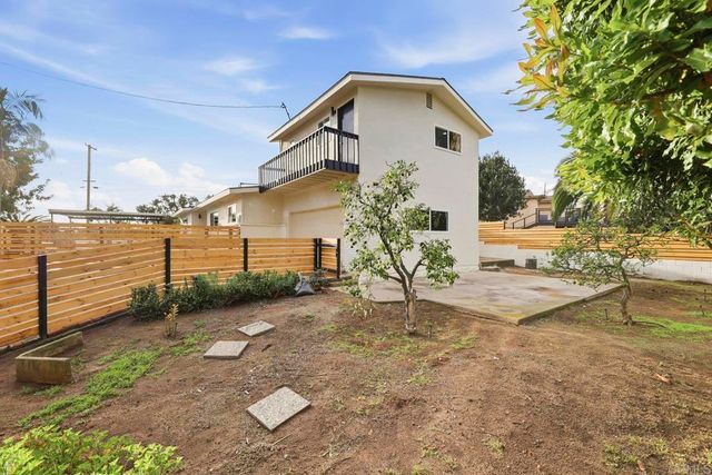1019 Torole Circle, Vista, CA 92084