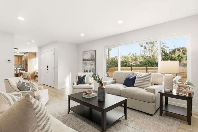 1019 Torole Circle, Vista, CA 92084