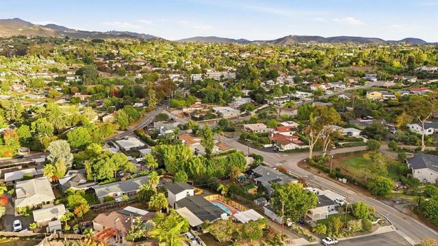 1019 Torole Circle, Vista, CA 92084