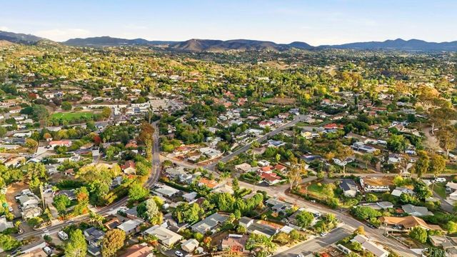 1019 Torole Circle, Vista, CA 92084