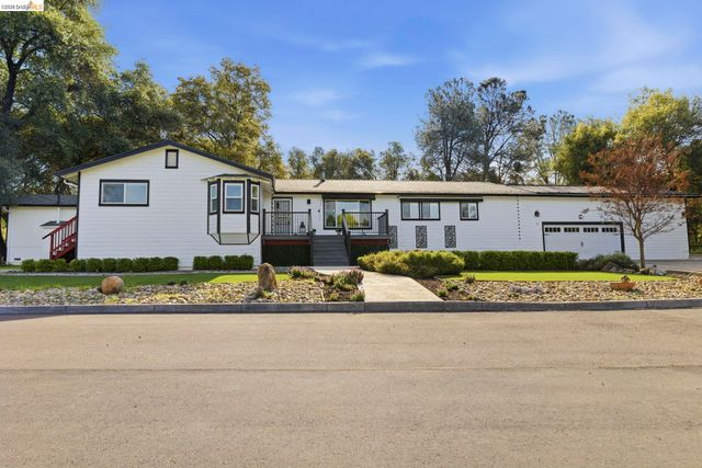 14580 Booker Rd., Sonora, CA 95370