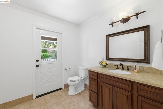 14580 Booker Rd., Sonora, CA 95370