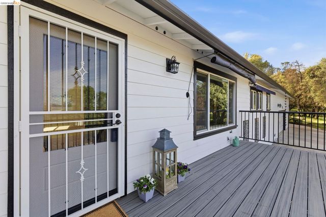 14580 Booker Rd., Sonora, CA 95370