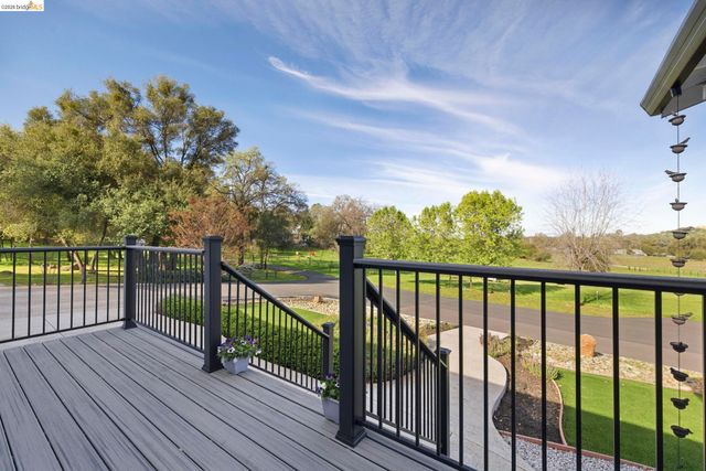 14580 Booker Rd., Sonora, CA 95370