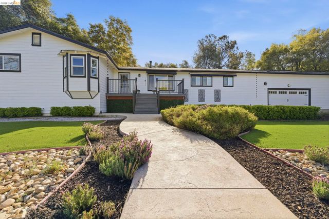 14580 Booker Rd., Sonora, CA 95370