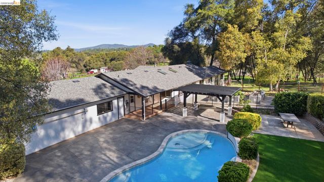 14580 Booker Rd., Sonora, CA 95370