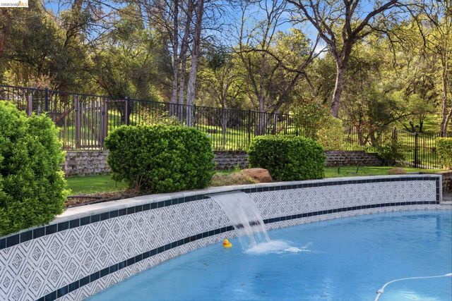 14580 Booker Rd., Sonora, CA 95370