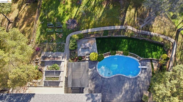 14580 Booker Rd., Sonora, CA 95370