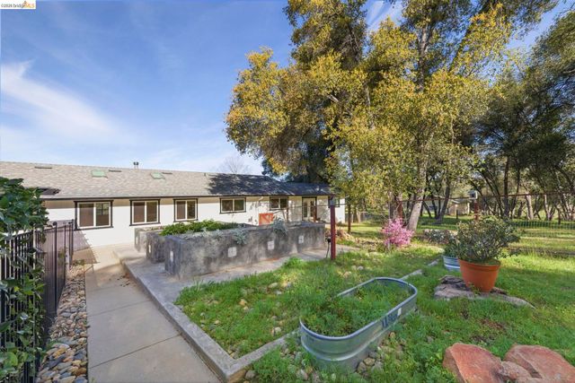 14580 Booker Rd., Sonora, CA 95370