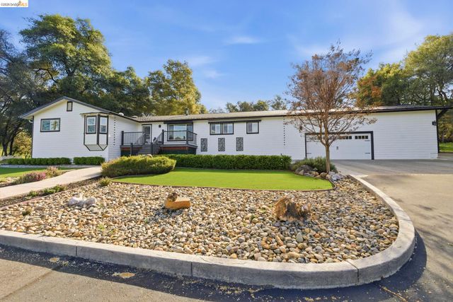 14580 Booker Rd., Sonora, CA 95370